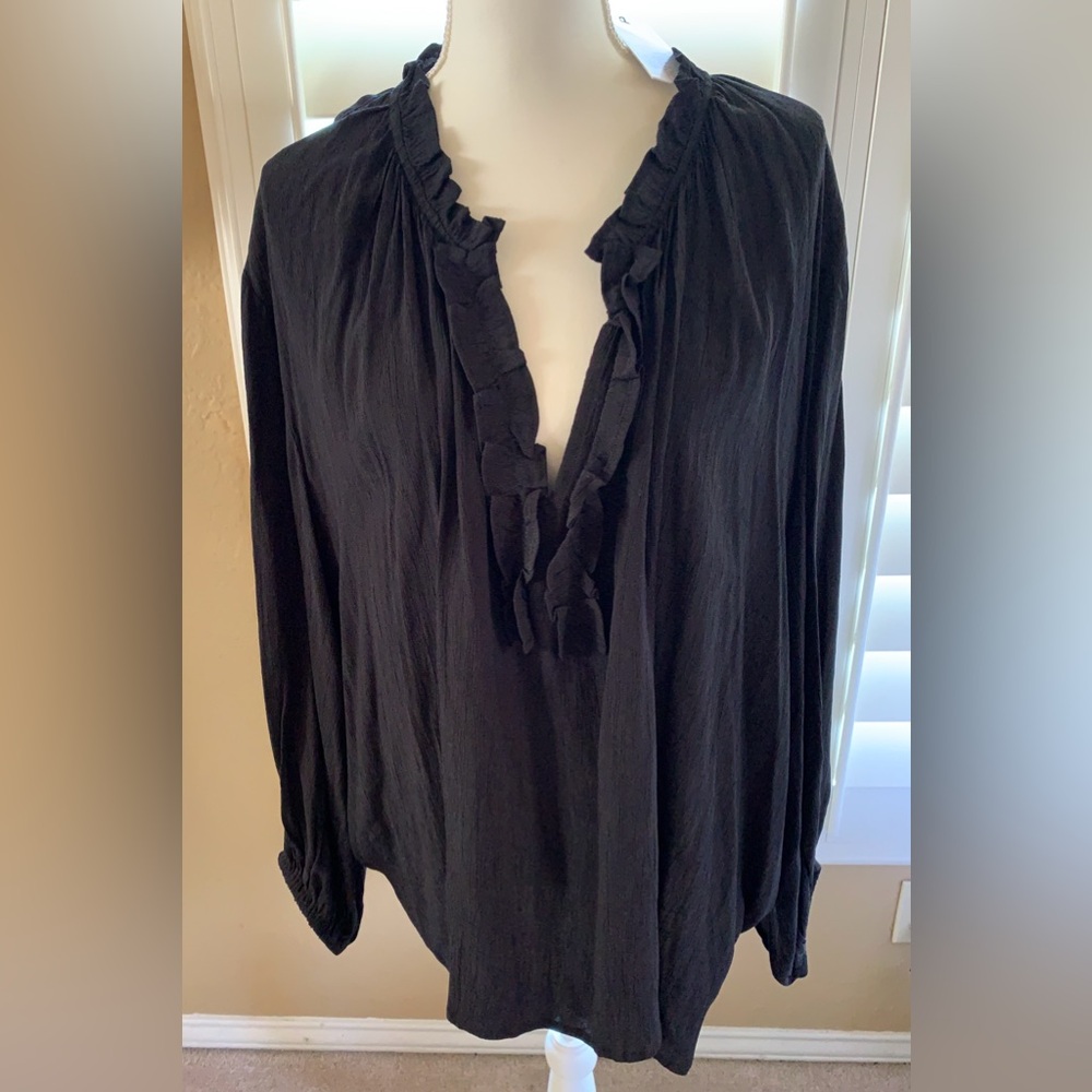 Dani Marie black top with tags size 24